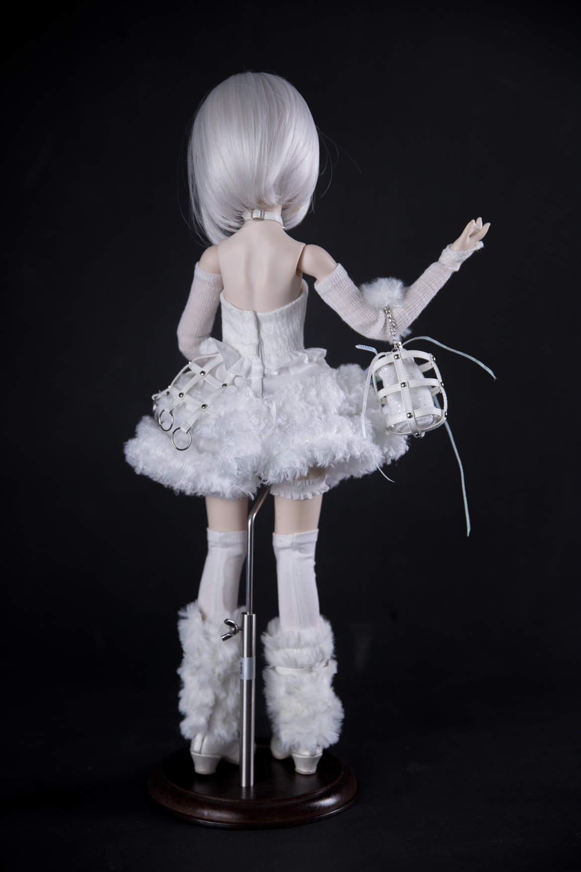 『1/4 · MDD』The White Trap - Image 11